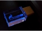 USB-флешка на 16 Гб прямоугольной формы, под гравировку 3D логотипа, материал стекло, с деревянным колпачком белого цвета, синий - 3