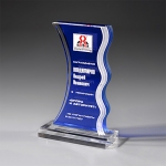Награда из прозрачного и цветного акрила на постаменте AA216-BL