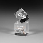 Награда из прозрачного стекла с зеркальным напылением и натурального дерева (американский орех) CV512 A