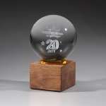 Награда из прозрачного стекла и натурального дерева (американский орех) CV882