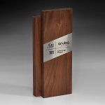 Награда из натурального дерева (орех) с металлической пластиной WA022